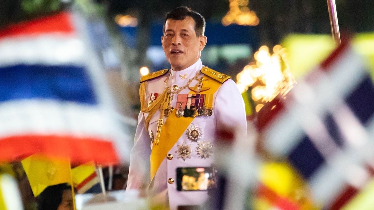 Thajský král brakuje národní poklad, do Bavorska přiletělo 14 plných letadel